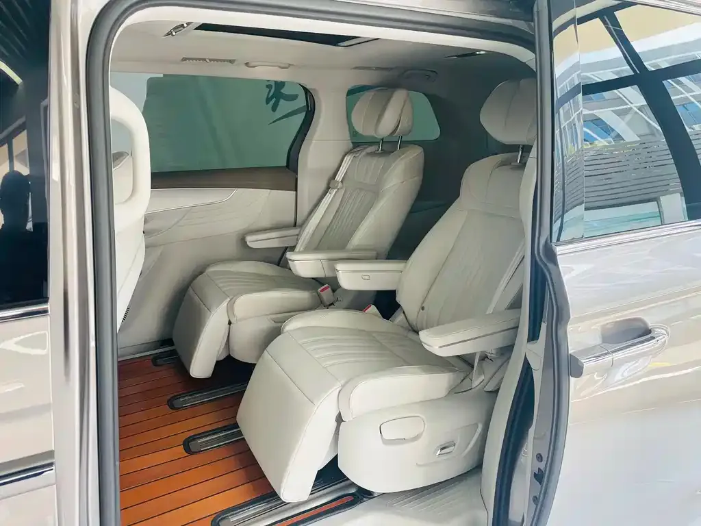 Roewe iMAX8 — фото 5