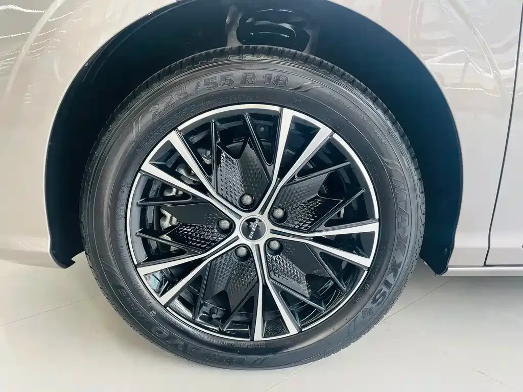 Roewe iMAX8 — фото 4