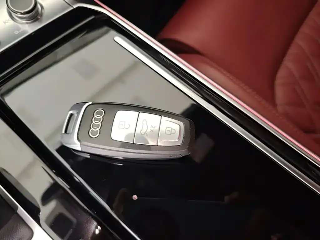 Audi A7L — фото 2