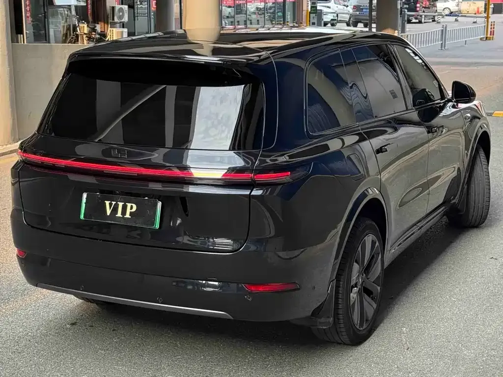 Li Auto L9 — фото 8