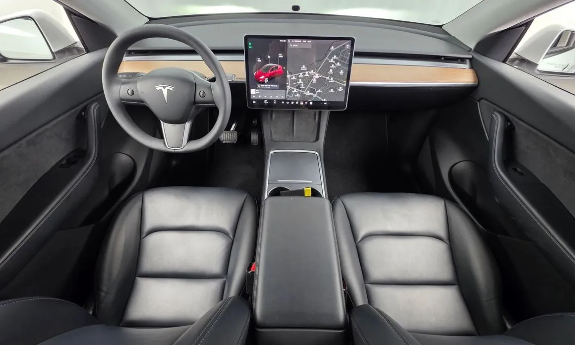 Tesla Model Y — фото 3