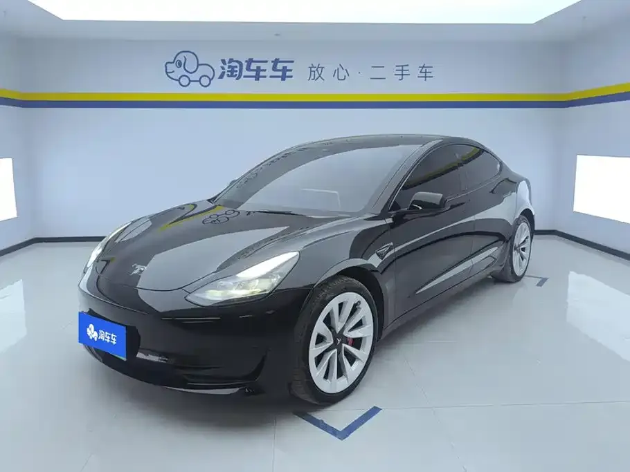 Tesla Model 3 — фото 1