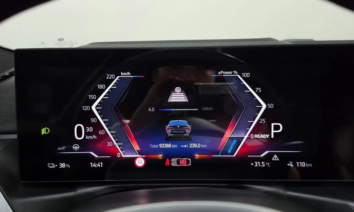 BMW i4 — фото 4