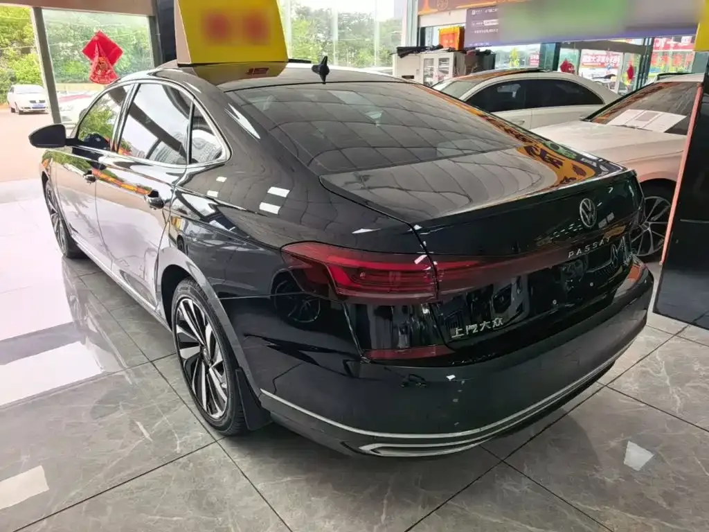 Volkswagen Passat — фото 9