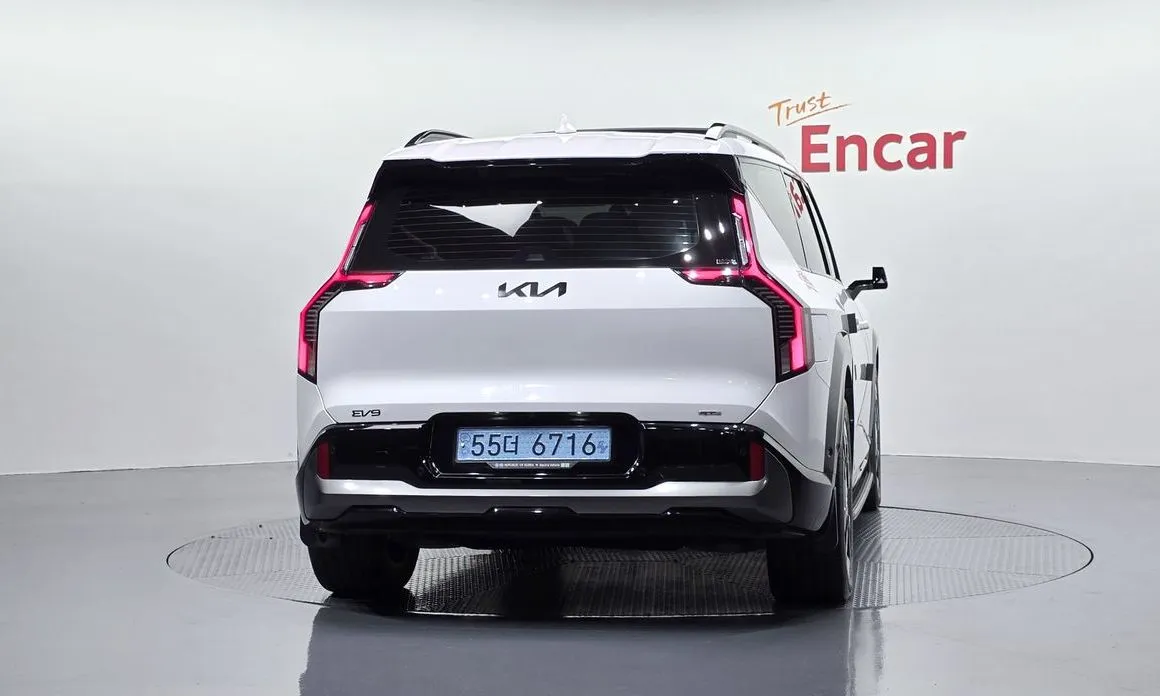 Kia EV9 — фото 3