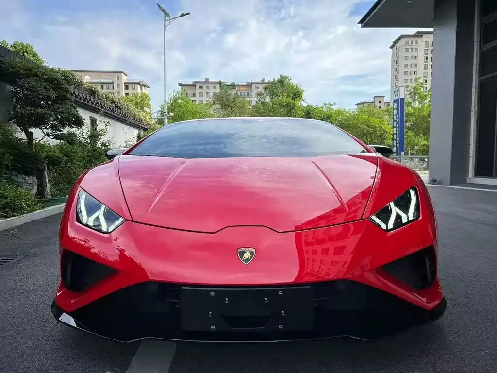 Lamborghini Huracan — фото 1