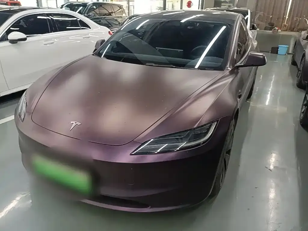 Tesla Model 3 — фото 1