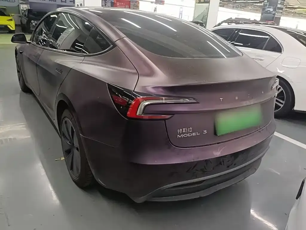 Tesla Model 3 — фото 9