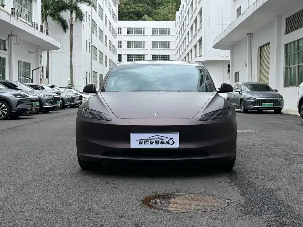 Tesla Model 3 — фото 6