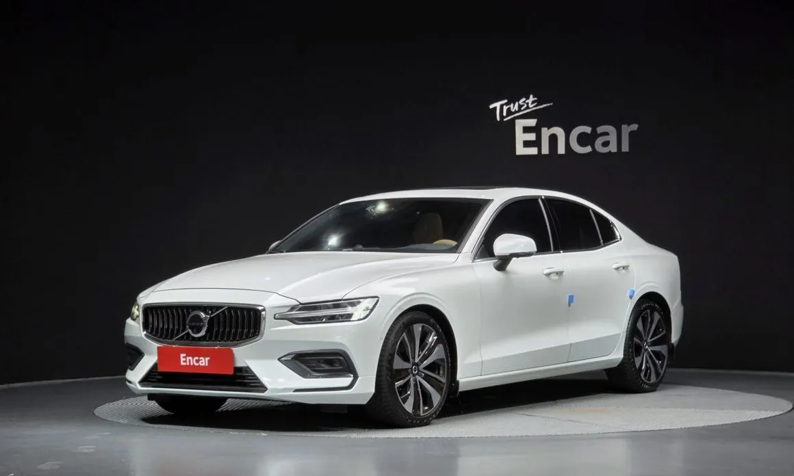 Volvo S60 — фото 1