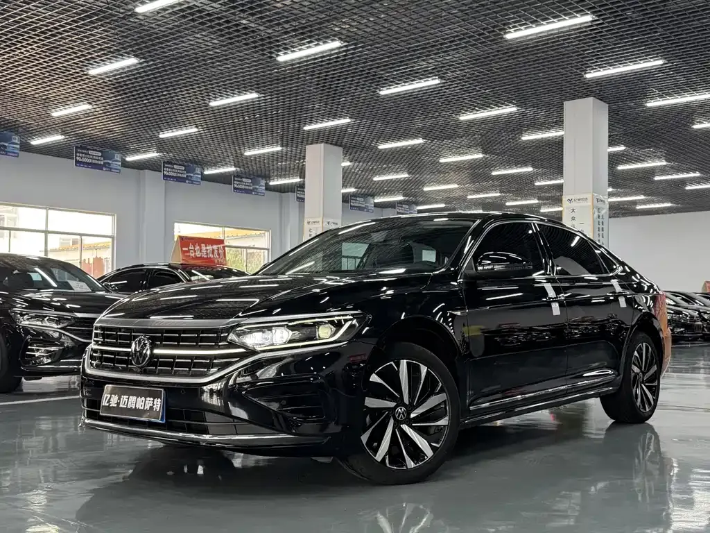 Volkswagen Passat — фото 1