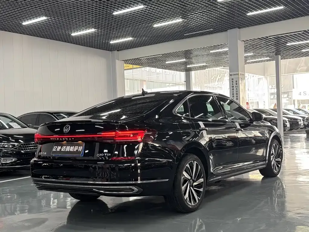 Volkswagen Passat — фото 5