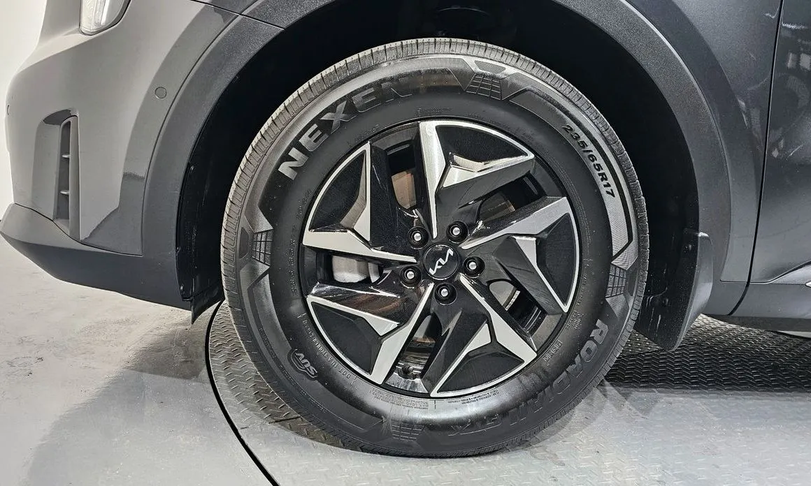 Kia Sorento — фото 10