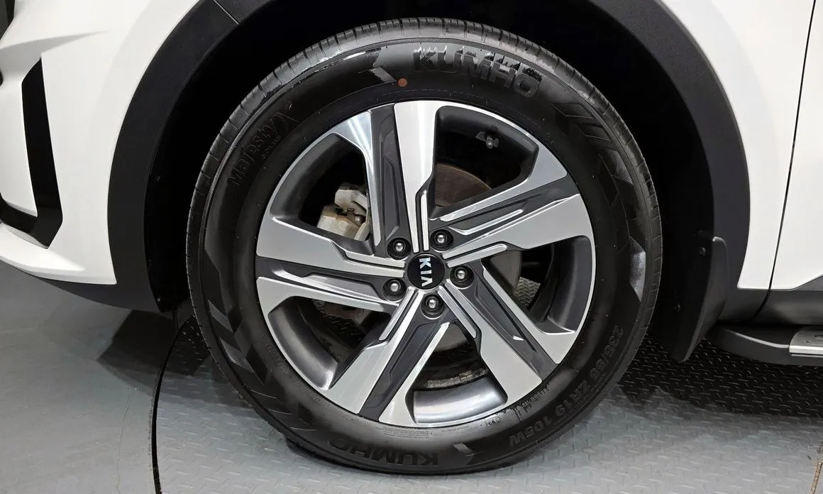 Kia Sorento — фото 9