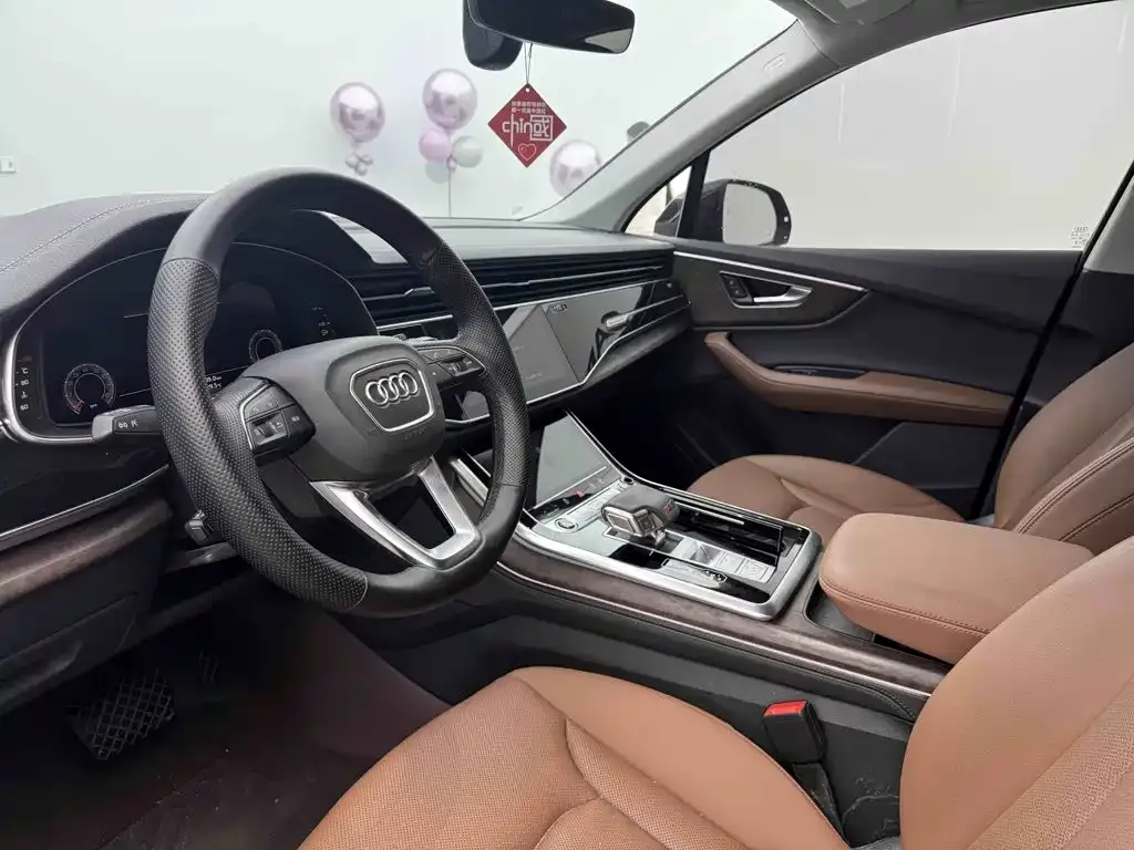 Audi Q7 — фото 6