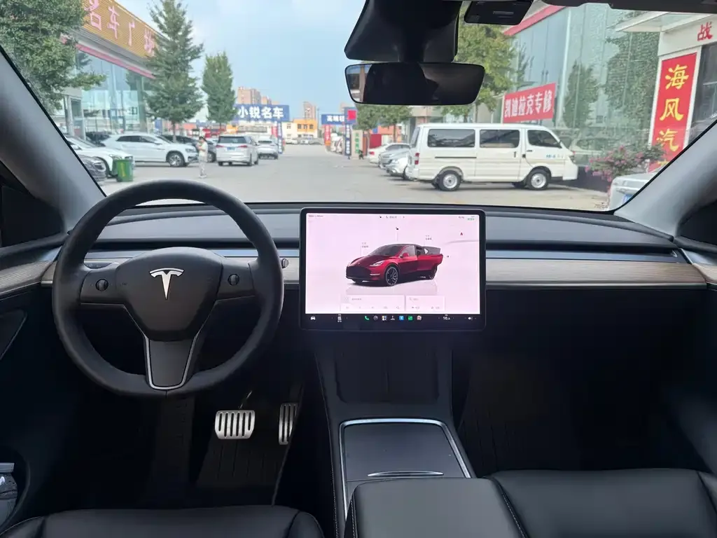 Tesla Model Y — фото 4