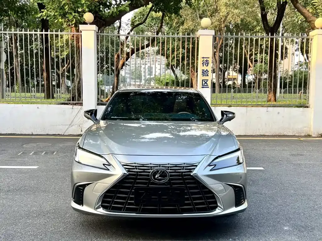 Lexus ES — фото 6
