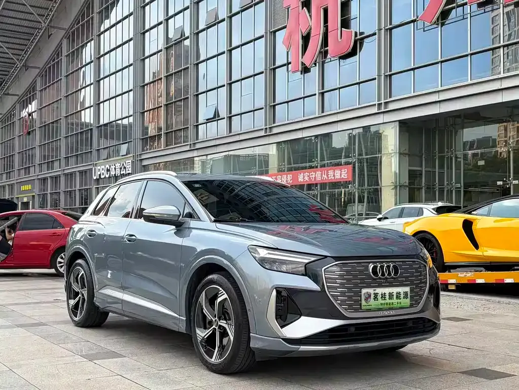 Audi Q4 e-tron — фото 10
