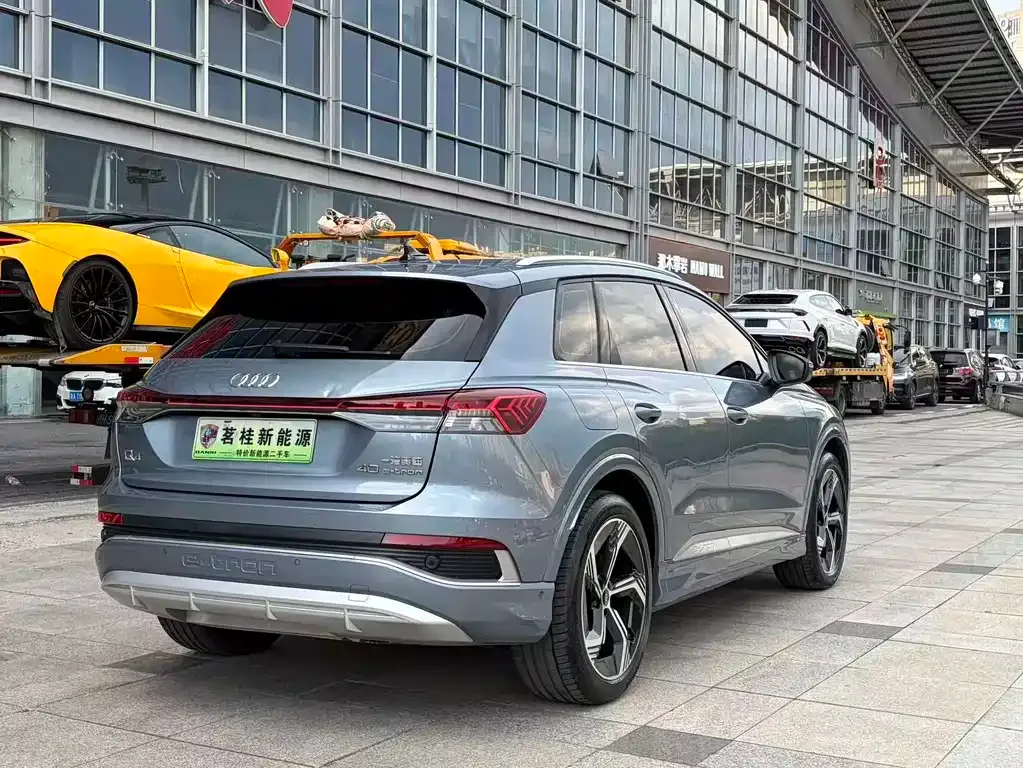 Audi Q4 e-tron — фото 7