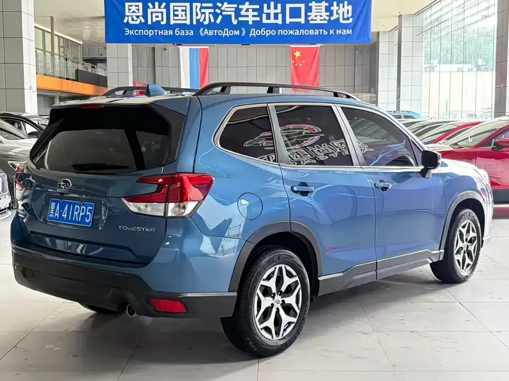 Subaru Forester — фото 10