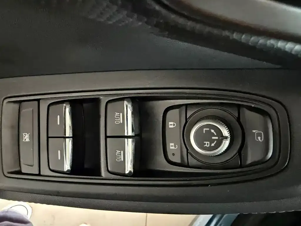 Subaru Forester — фото 2