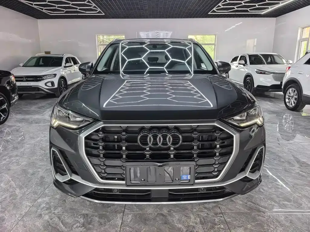 Audi Q3 — фото 7