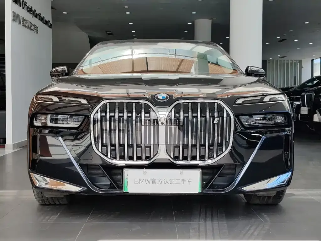 BMW i7 — фото 9