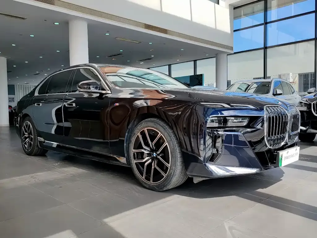 BMW i7 — фото 5