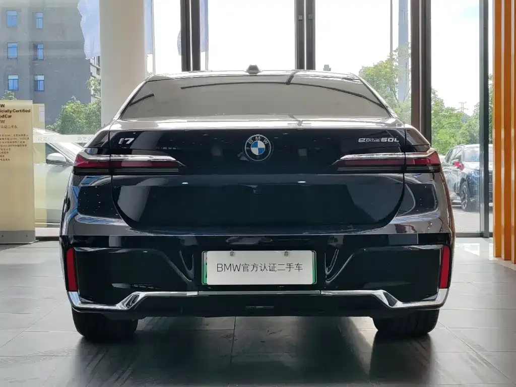 BMW i7 — фото 6