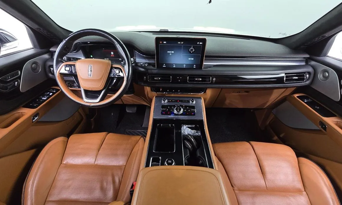 Lincoln Aviator — фото 10