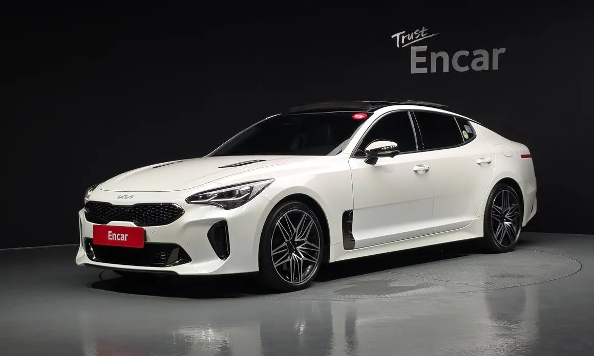 Kia Stinger — фото 1