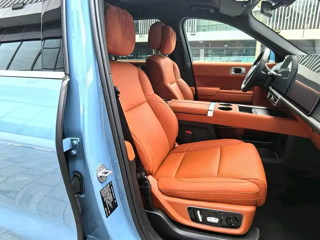 Li Auto L9 — фото 8