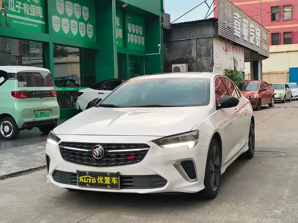 Buick Regal — фото 1