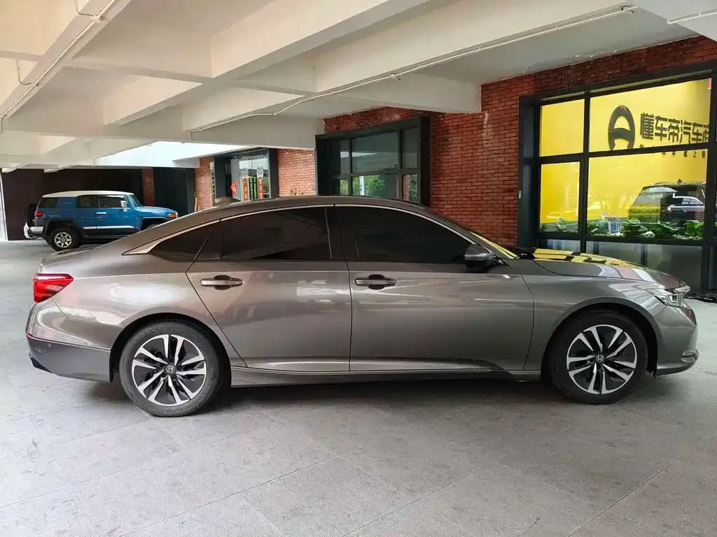 Honda Inspire — фото 5