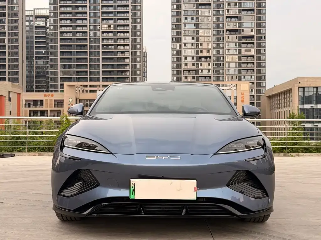 BYD Seal — фото 8