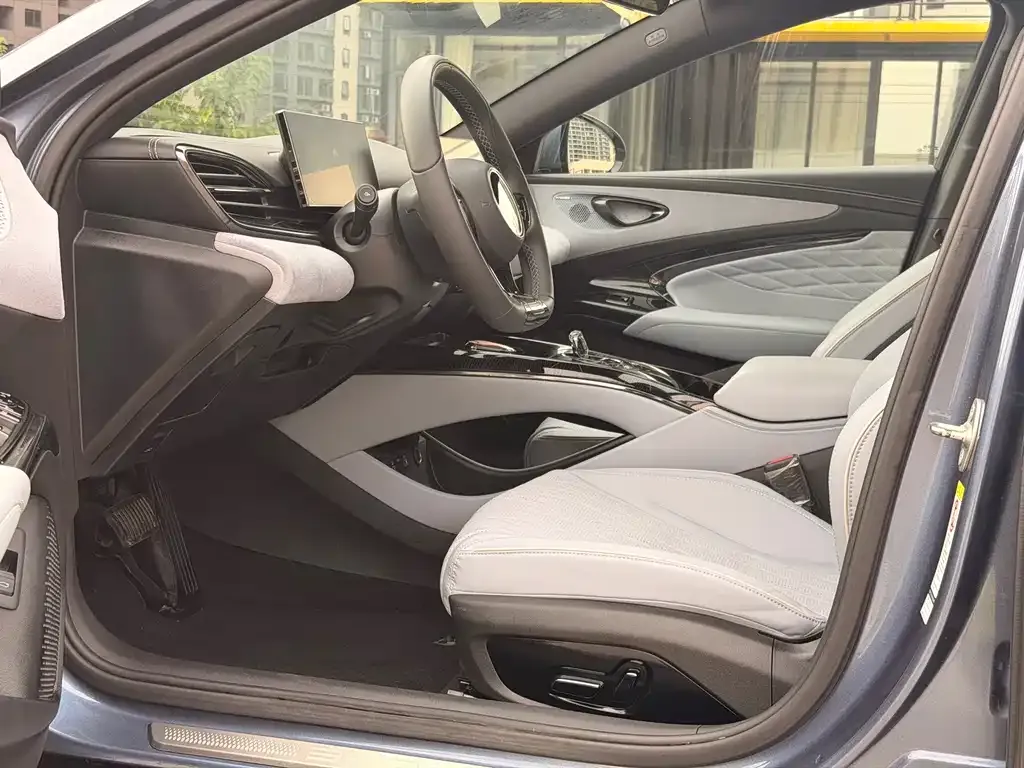 BYD Seal — фото 4