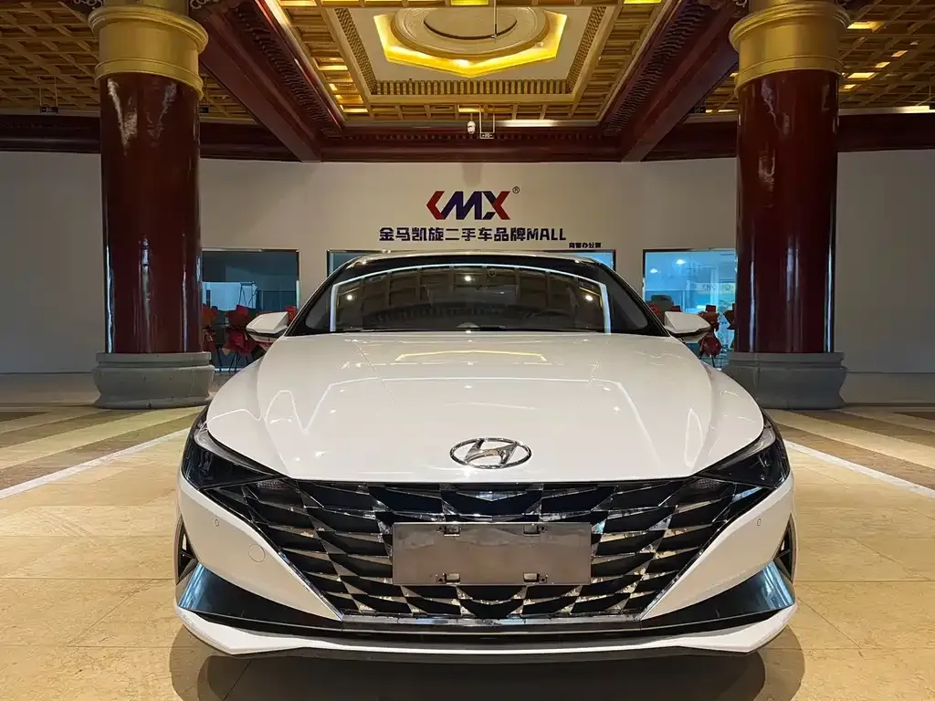 Hyundai Elantra — фото 3