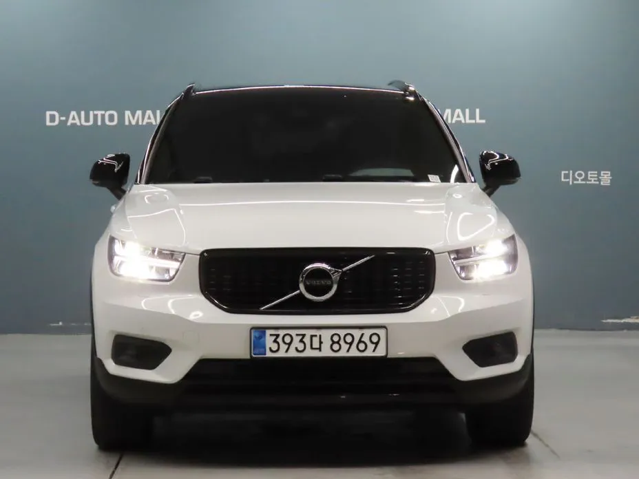 Volvo XC40 — фото 3