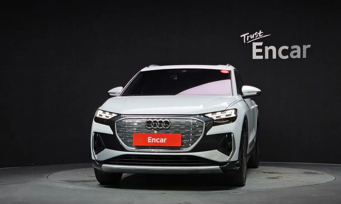 Audi Q4 e-tron — фото 3