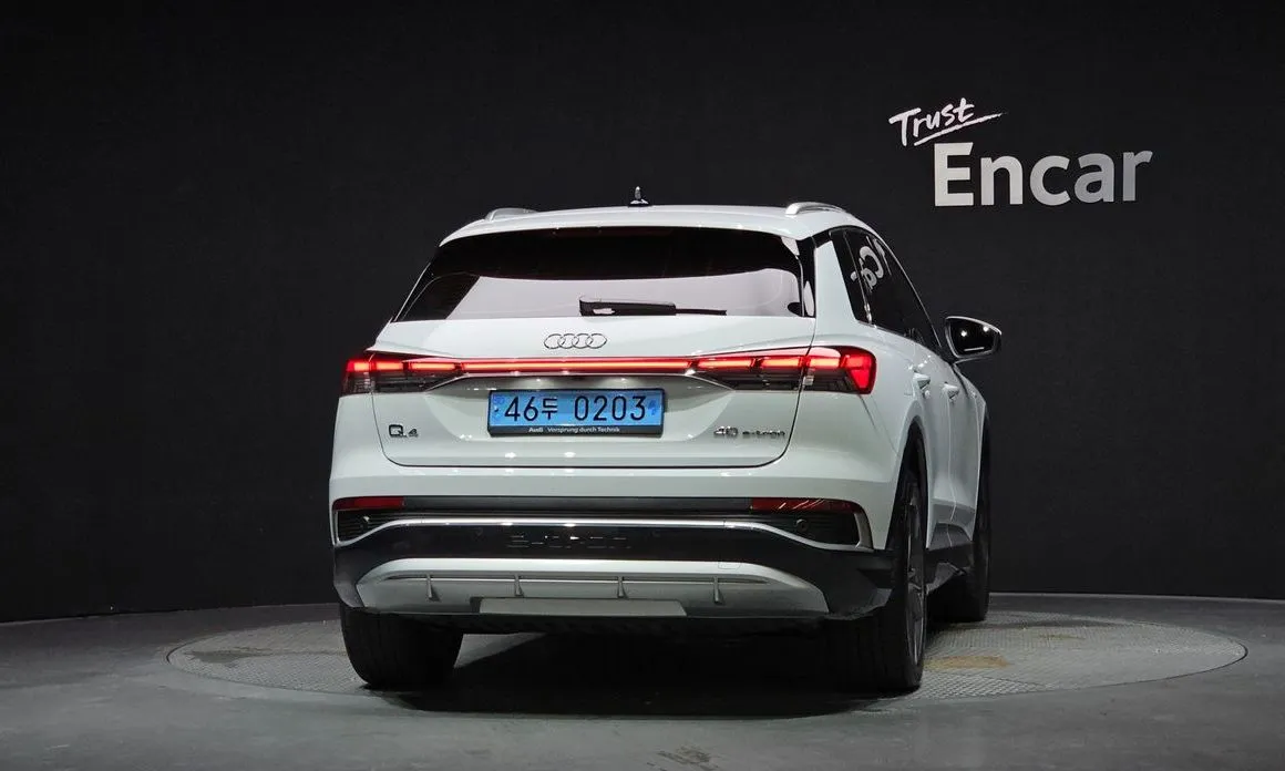 Audi Q4 e-tron — фото 4