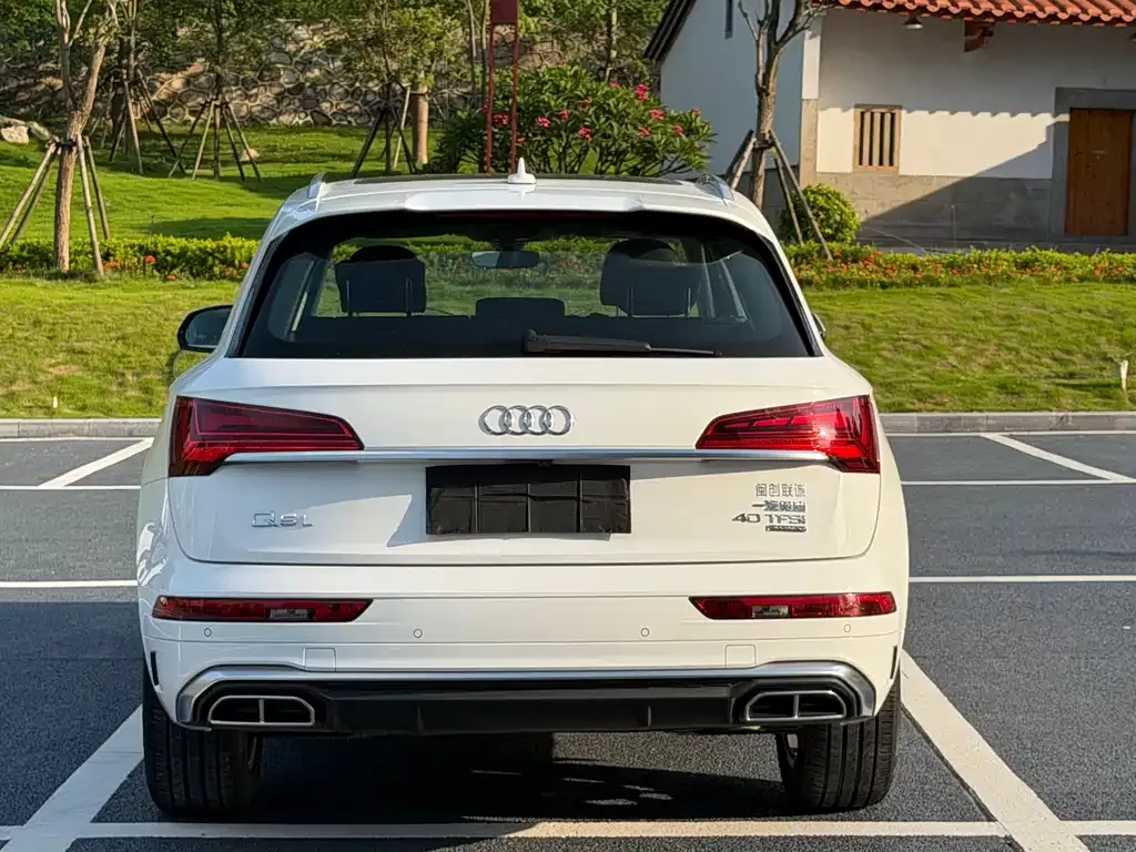 Audi Q5L — фото 3
