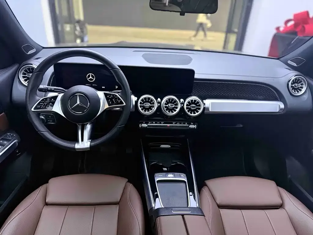Mercedes-Benz EQB — фото 5