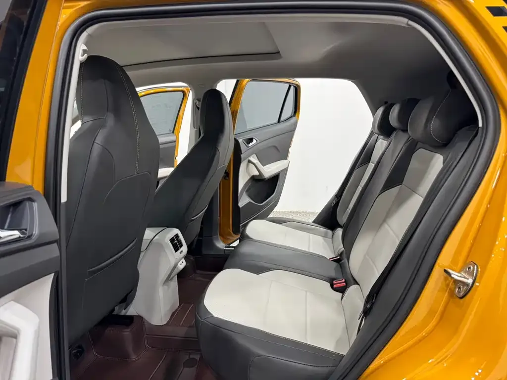 Volkswagen T-Cross — фото 4