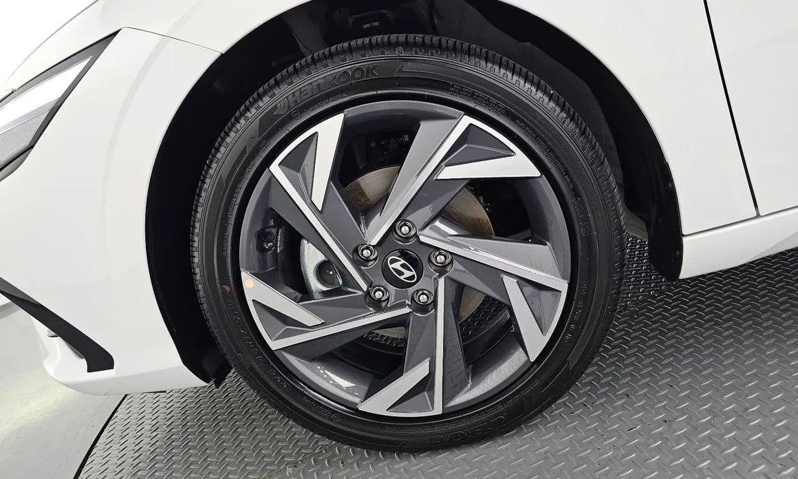 Hyundai AVANTE — фото 8