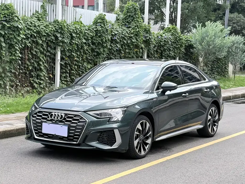Audi A3 — фото 1