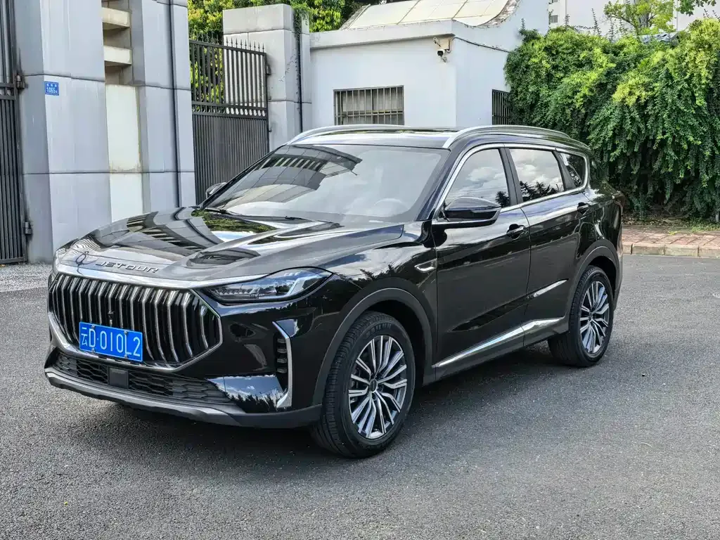 Jetour X70 PLUS — фото 1
