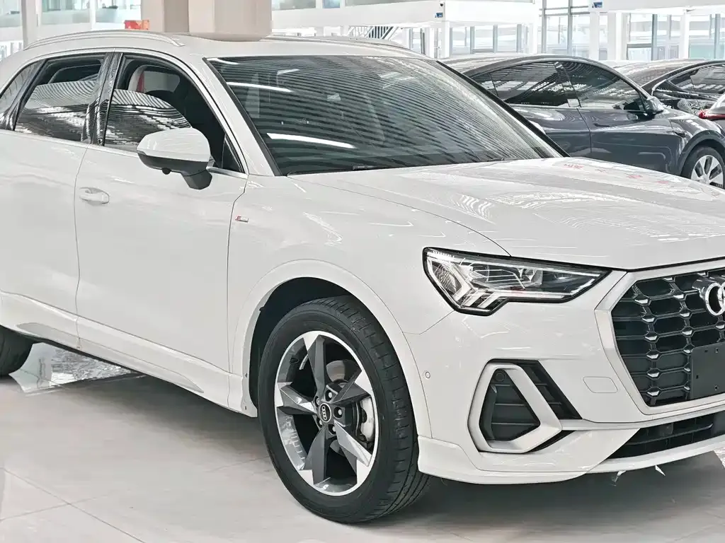 Audi Q3 — фото 5