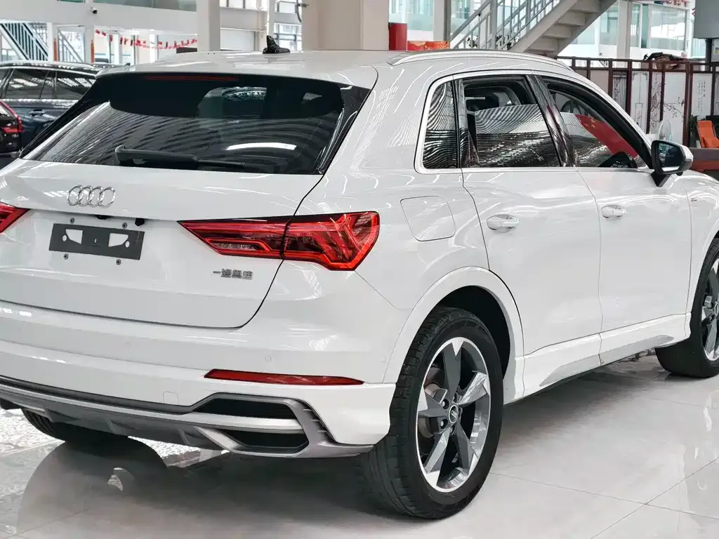 Audi Q3 — фото 3