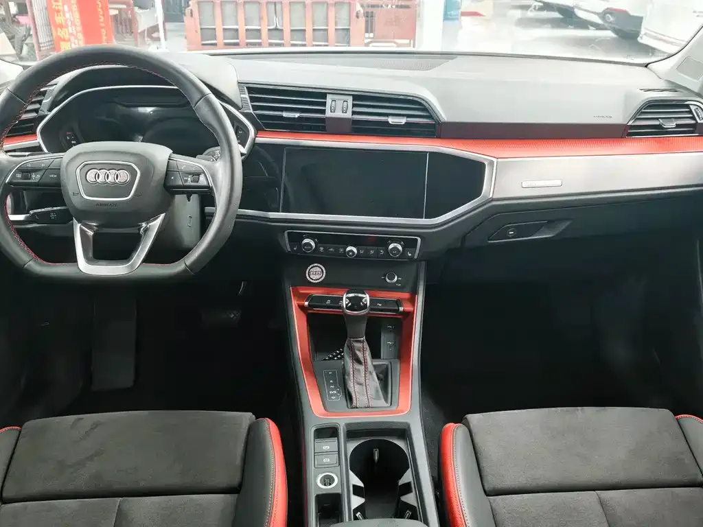 Audi Q3 — фото 9
