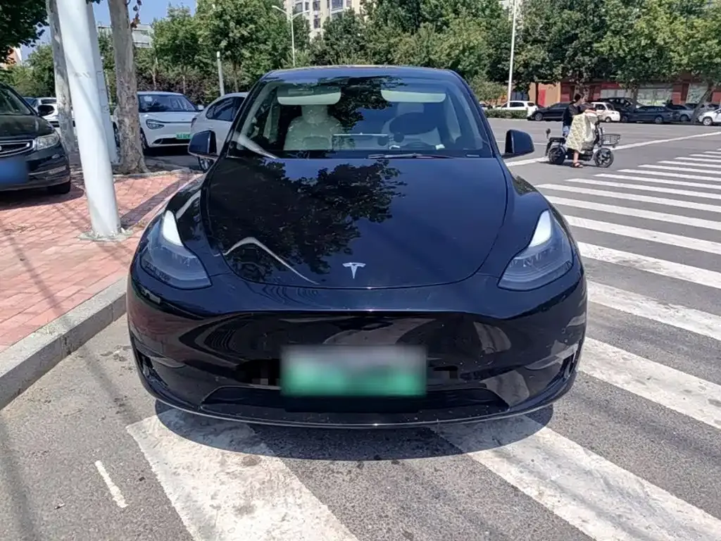 Tesla Model Y — фото 4